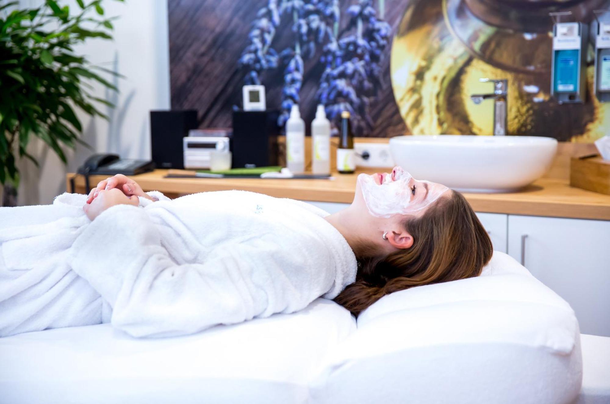 Plus Punkt Private Spa Weingarten  Dış mekan fotoğraf