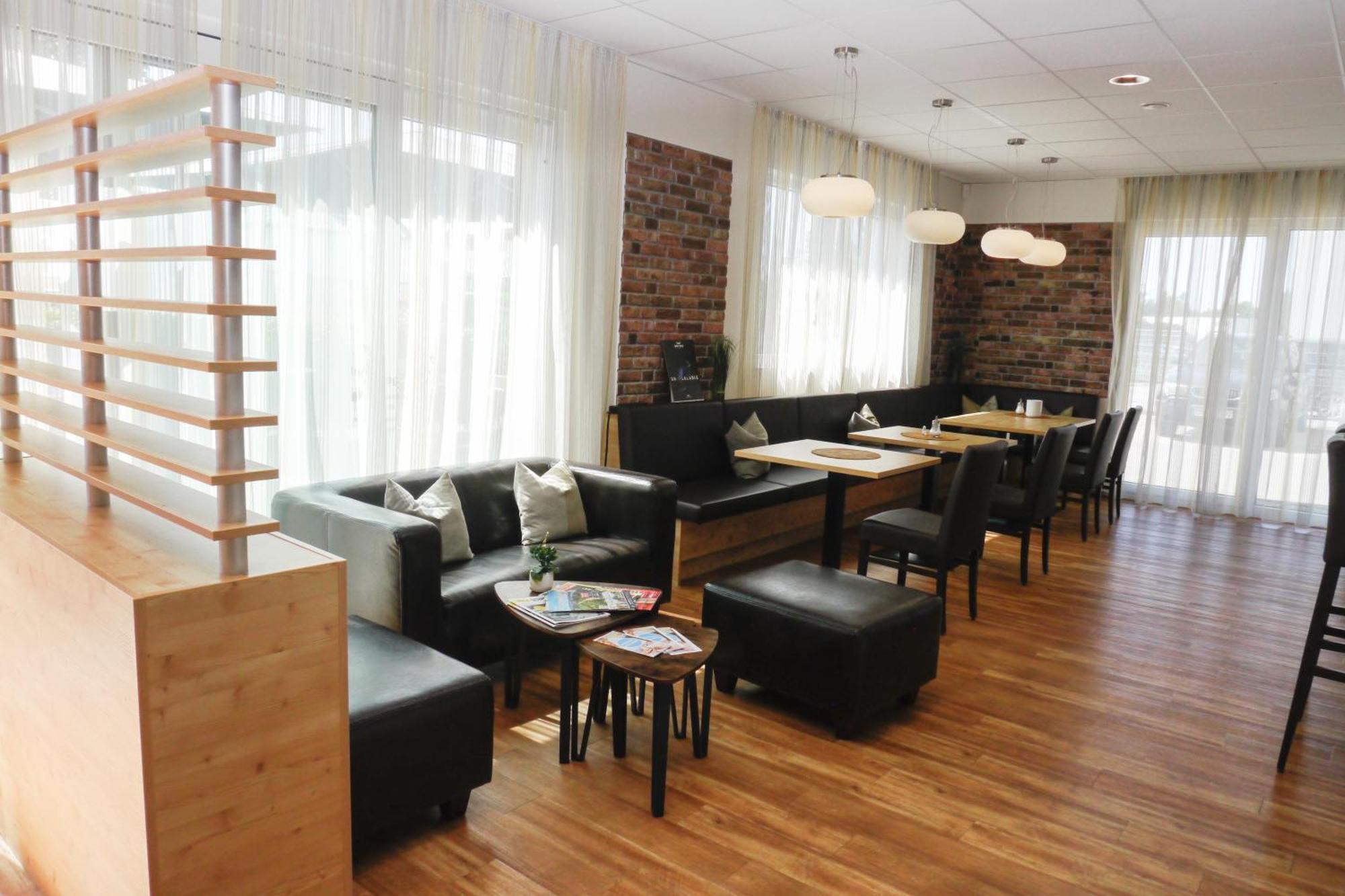 Plus Punkt Private Spa Weingarten  Dış mekan fotoğraf