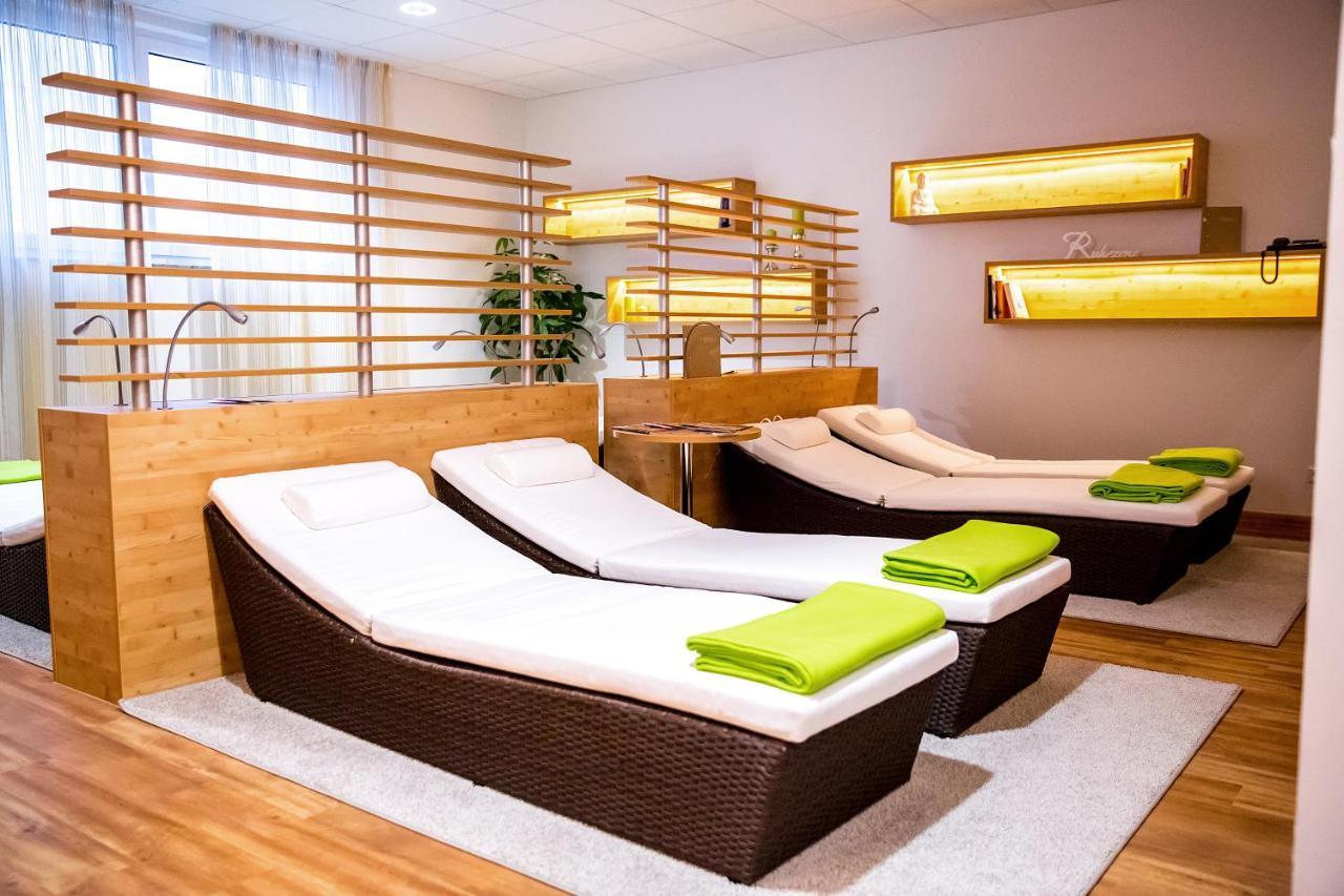 Plus Punkt Private Spa Weingarten  Dış mekan fotoğraf