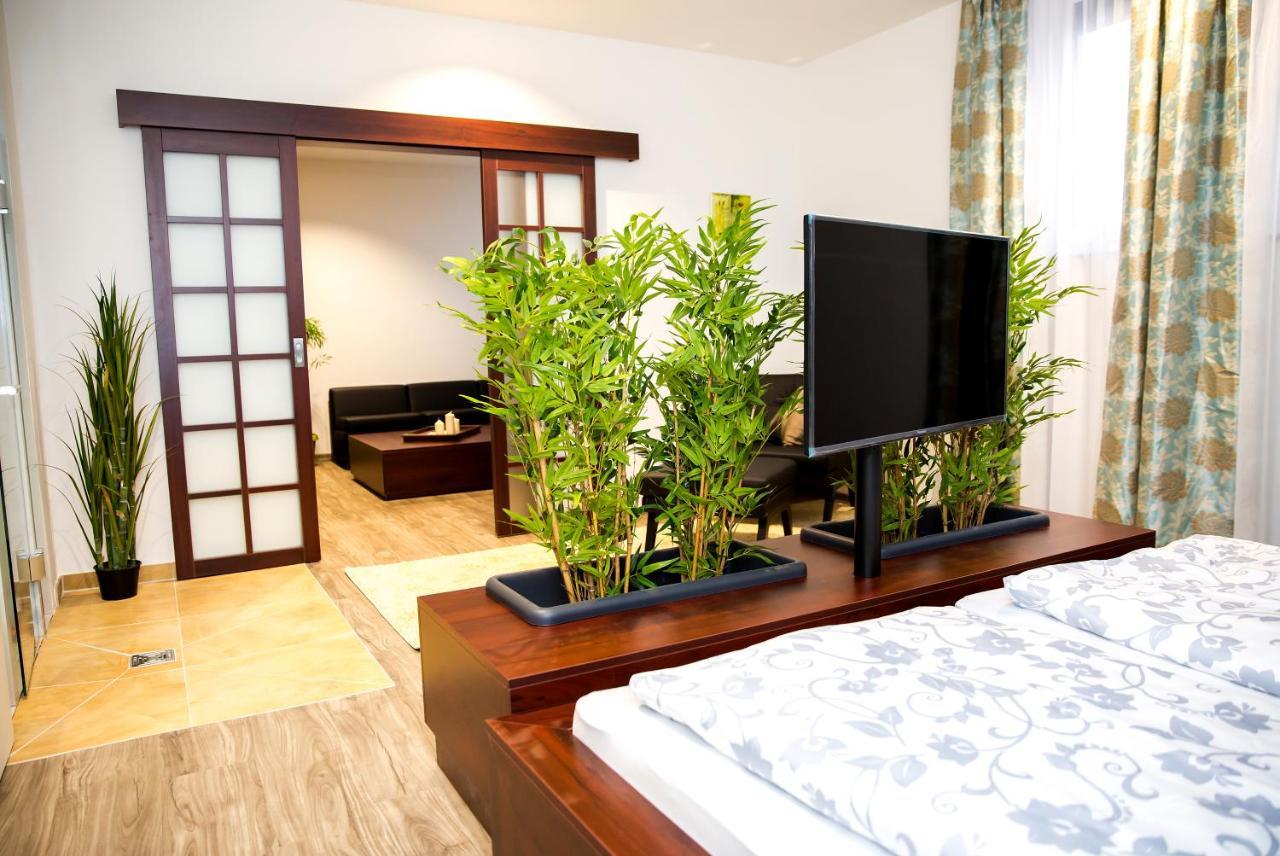 Plus Punkt Private Spa Weingarten  Dış mekan fotoğraf